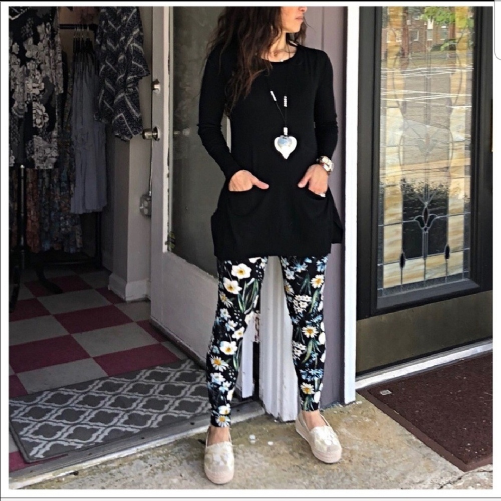 Last 1! Spring wildflower soft leggings - Picture 2 of 3